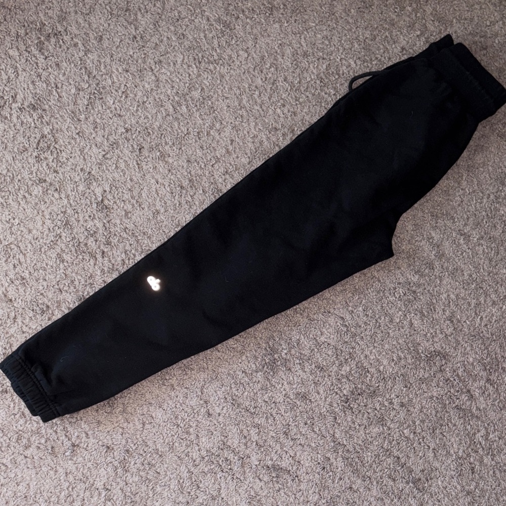ALO Yoga Black sweat pants - Picture 3 of 6